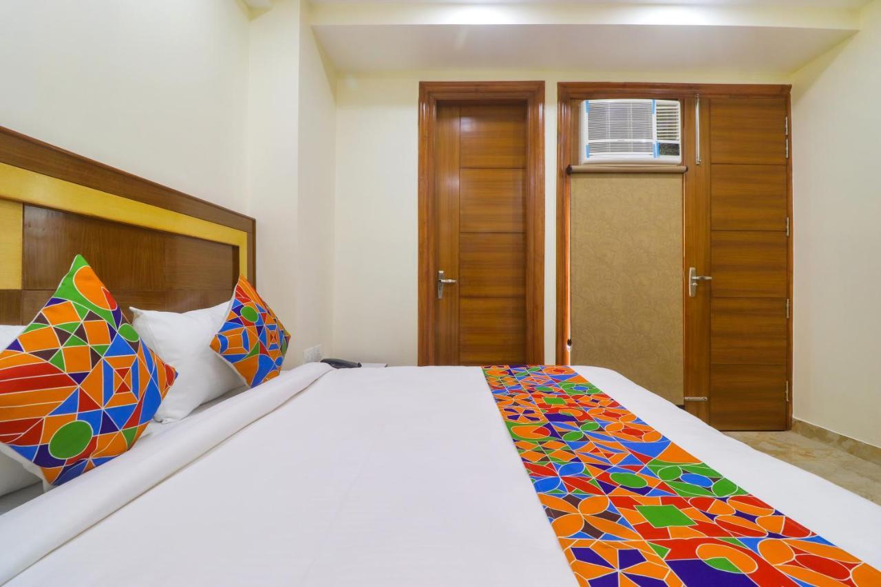 Fabhotel Star Corporate Suite 古尔冈 外观 照片