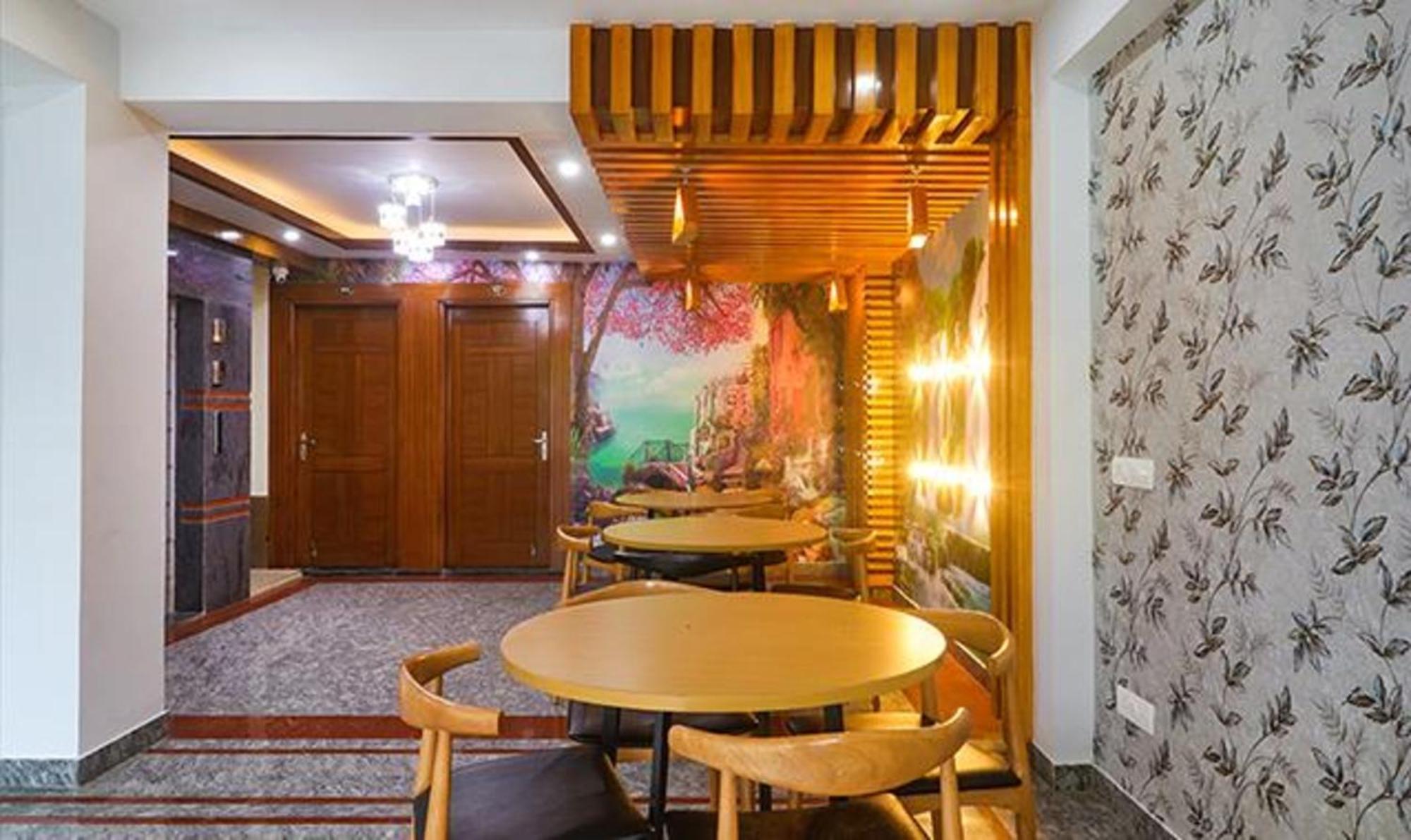 Fabhotel Star Corporate Suite 古尔冈 外观 照片